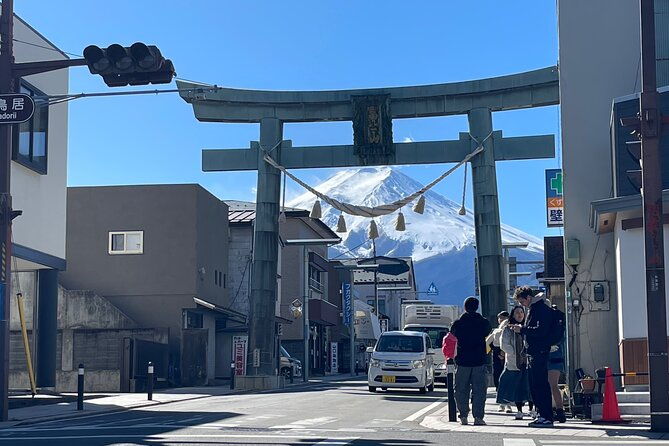 mt-fuji-panoramic-tour-w-hoto-lunch-jp-sake-onsen-tatto-ok