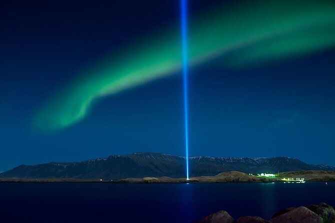 new-years-fireworks-by-boat-from-reykjavik