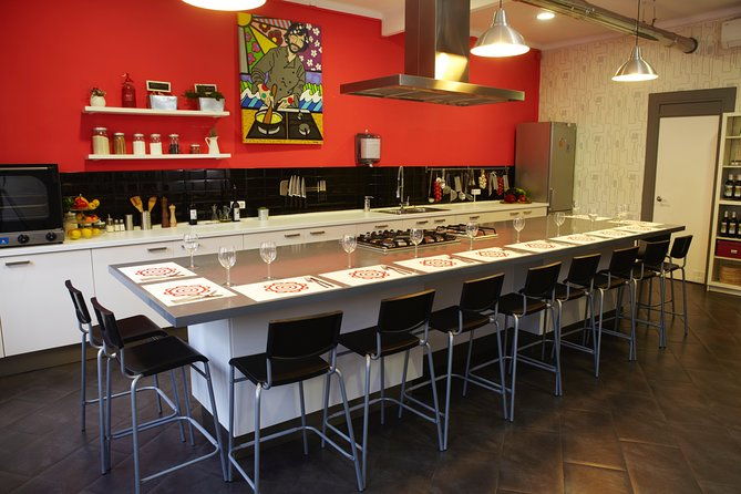 paella-cooking-class-las-ramblas-boqueria-market-in-barcelona