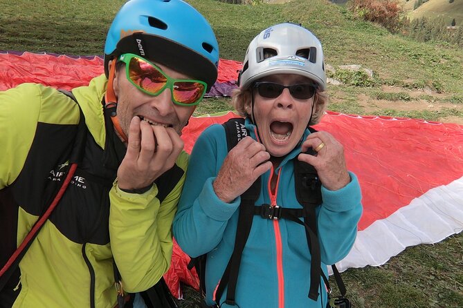 paragliding-over-the-lauterbrunnen-valley