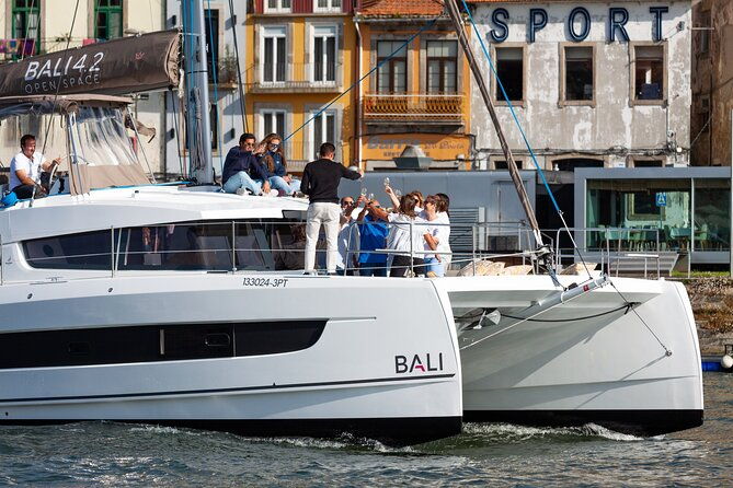 porto-douro-river-sightseeing-sailing-cruise-at-sunset-or-daytime