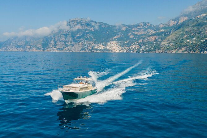 private-boat-tour-along-the-amalfi-coast-or-capri
