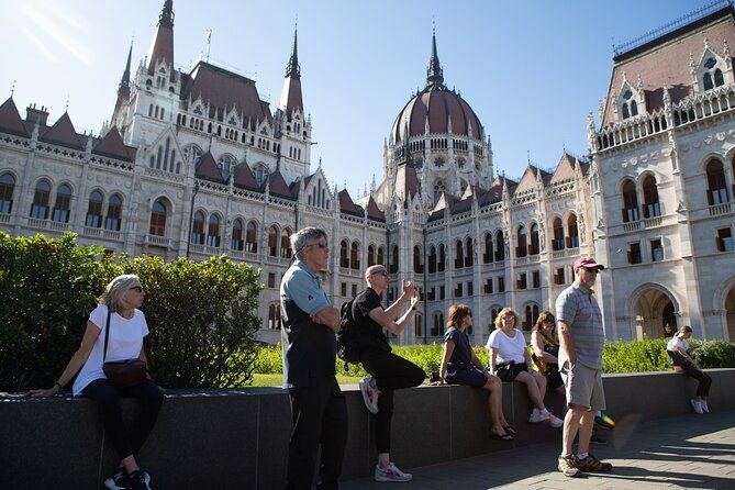 private-budapest-walking-tour-with-cake-coffee