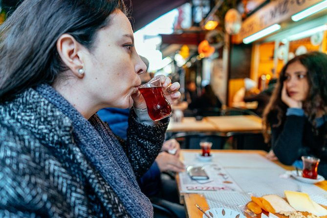 private-istanbul-food-tour-10-tastings-including-raki-padi