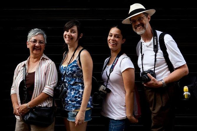 private-photography-walking-tour-of-paris-latin-quarter-or-montmartre