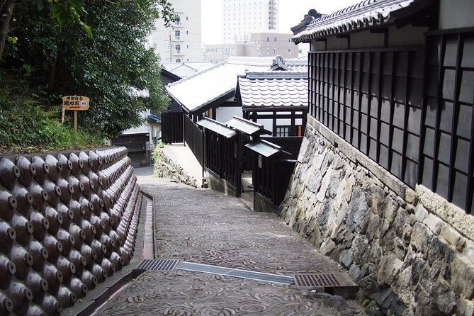 private-pottery-road-walking-tour-in-tokoname