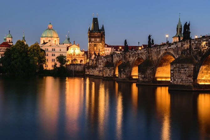 private-sightseeing-in-prague-by-night