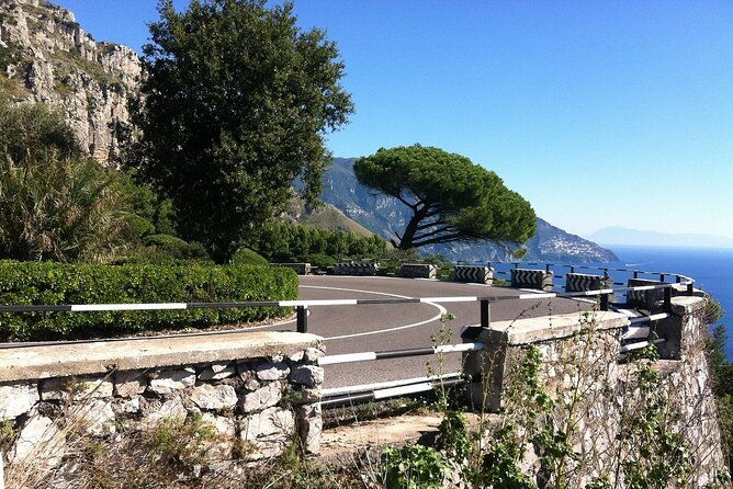private-tour-amalfi-coast-by-vintage-vespa-from-naples