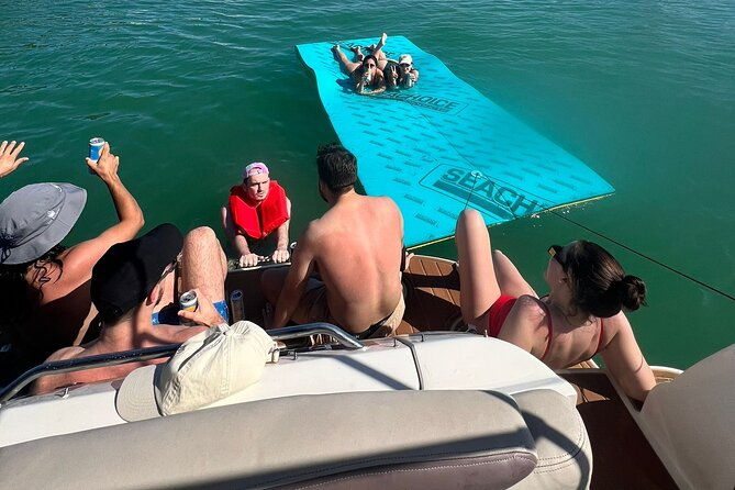private-yacht-rental-in-miami-up-to-12-people