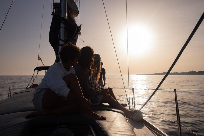 sailing-adventure-sailing-dolphins-and-relaxation-with-drinks