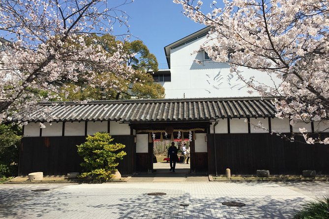 sake-tasting-tour-at-local-breweries-in-kobe