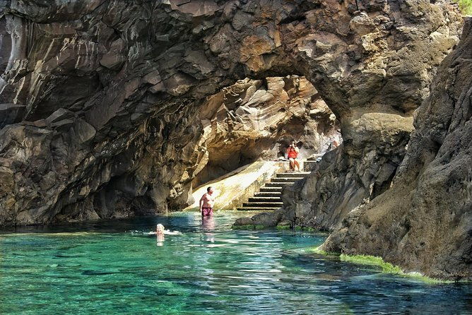shore-excursion-porto-moniz-enchanted-terraces-4x4-tour