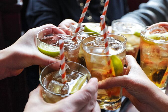 sip-and-stroll-whiskey-history-walking-tour-in-dublin