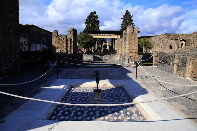 skip-the-line-guided-tour-of-pompeii-led-by-an-archaeologist