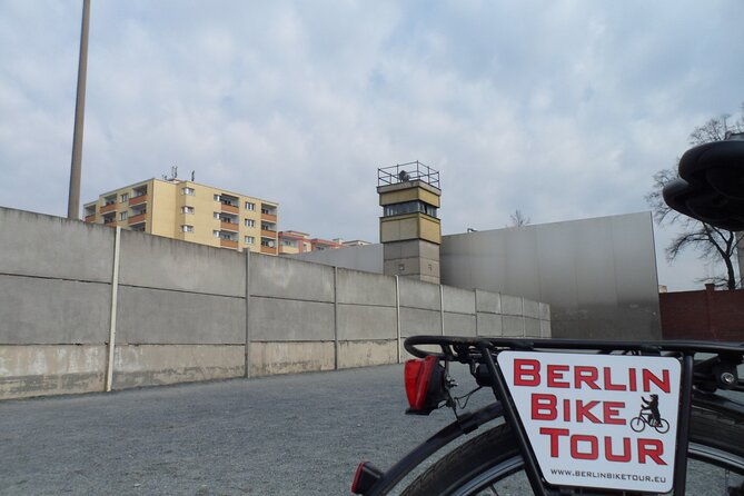 small-group-berlin-wall-bike-tour