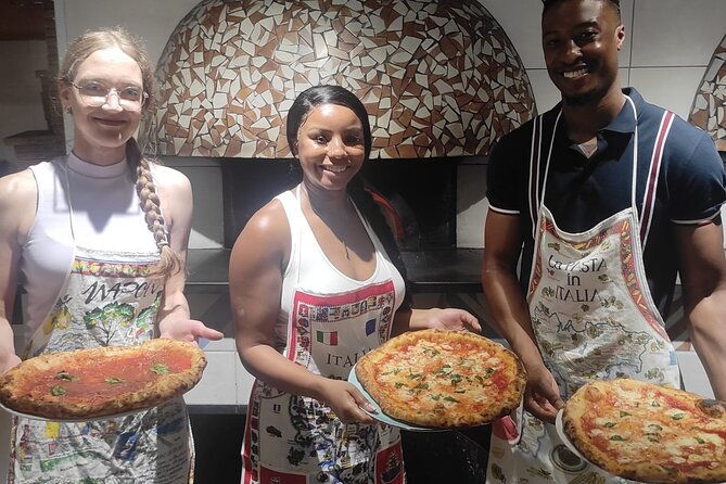 small-group-naples-pizza-making-class-with-drink-included