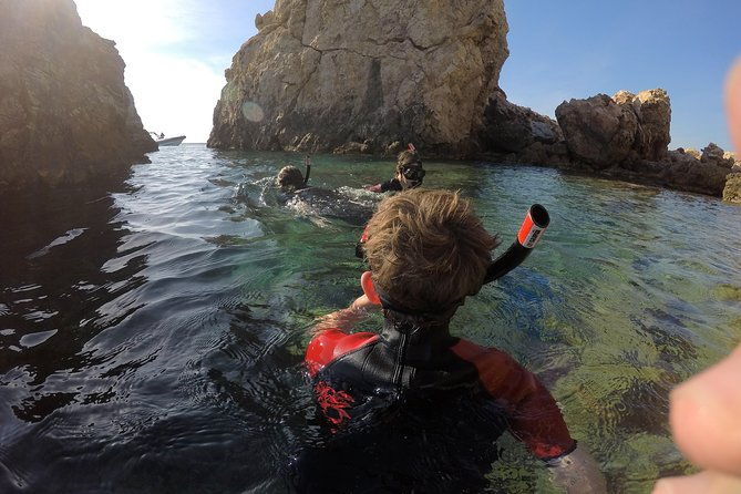 snorkeling-and-swimming-tour-to-the-poseidons-temple-at-sounio-cape