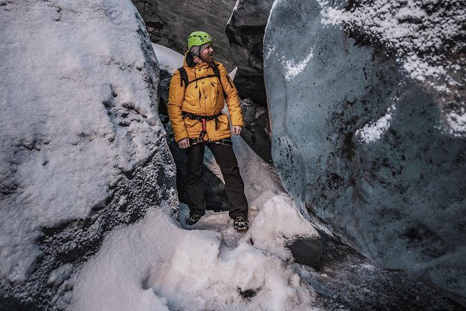 solheimajokull-ice-climbing-and-glacier-walk
