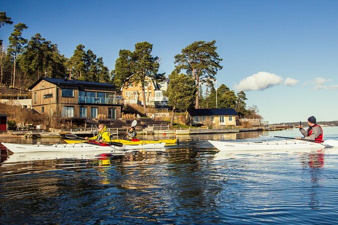 stockholm-winter-kayaking-swedish-fika-and-hot-sauna-experience
