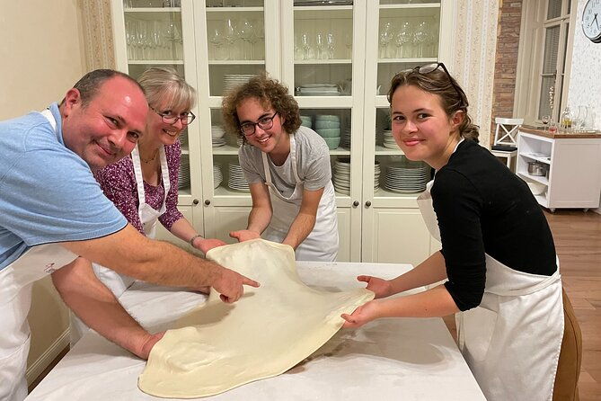 stretched-strudel-making-class-2-different-fillings
