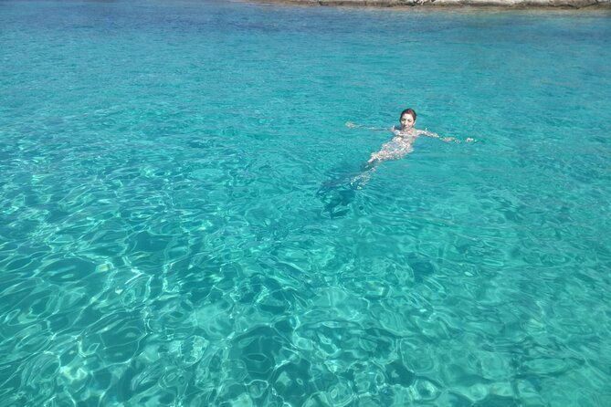 swimming-and-relax-in-beautiful-beaches-small-group