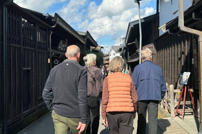 takayama-jinya-old-town-private-walking-tour