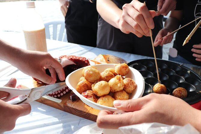 takoyaki-cooking-experience-in-osaka-bay-by-cruise