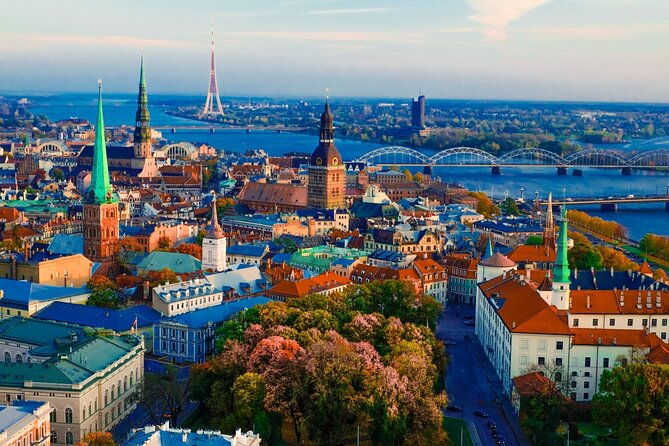 tallinn-to-riga-sightseeing-transfer