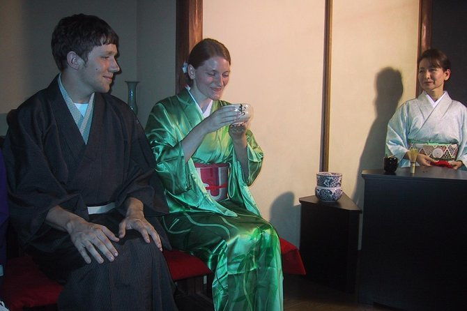tea-ceremony-and-kimono-experience-at-kyoto-tondaya