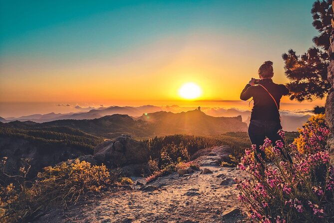 the-volcano-heart-tour-hiking-tasting-and-sunset-experience