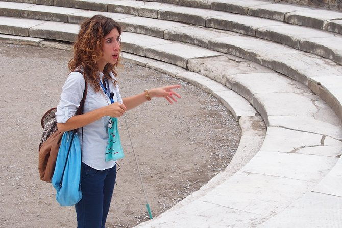 tour-in-the-ruins-of-pompeii-with-an-archaeologist