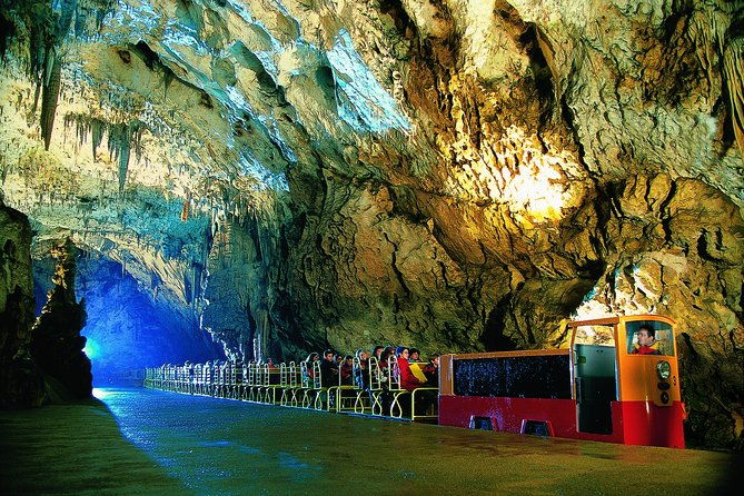tour-to-postojna-and-predjama-castle-from-koper