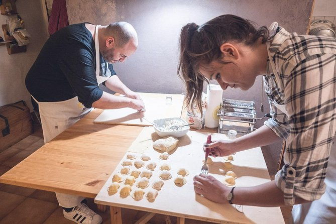 traditional-home-cooking-in-modenatagliatelle-tortelloni-wine
