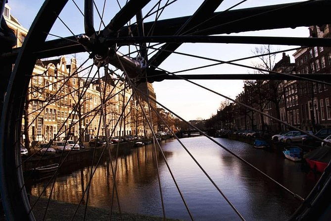 urban-adventures-amsterdam-bike-tour-graffiti-and-magnet-fishing