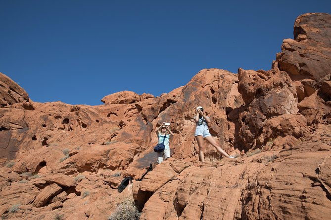 valley-of-fire-guided-hike-from-las-vegas