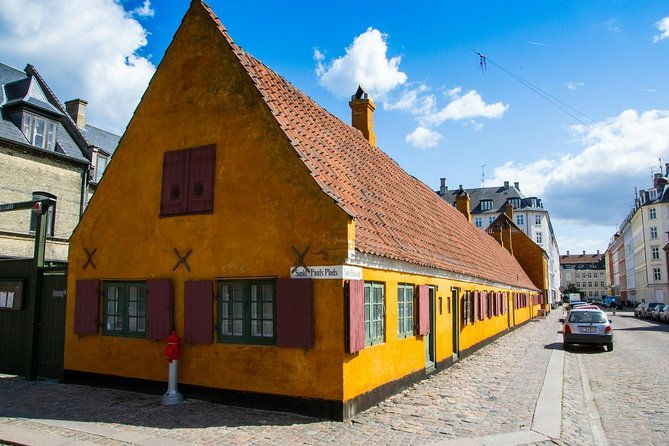3h-walking-tour-small-group-max-10-people-copenhagen