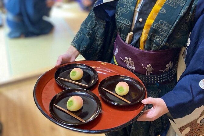 a-unique-antique-kimono-and-tea-ceremony-experience-in-english