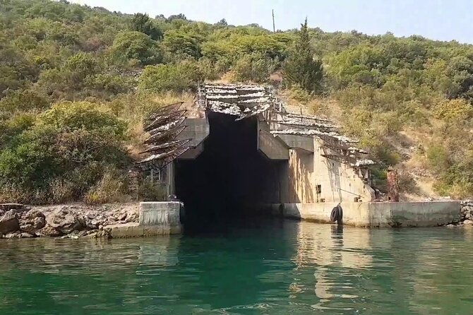 blue-cave-and-dobrec-beach-tour