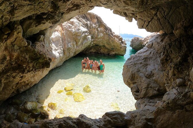 boat-tour-to-egadi-favignana-and-levanzo-islands-from-trapani