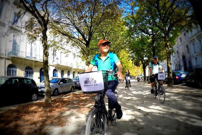 bordeaux-essentials-sightseeing-bike-tour-with-a-local-guide