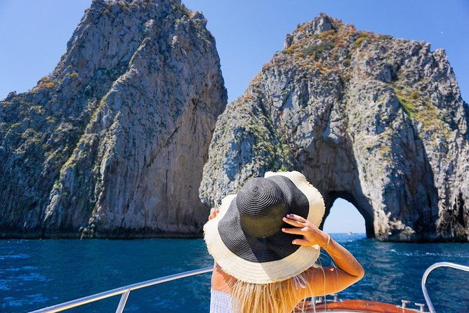capri-boat-and-walking