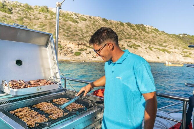 catamaran-with-bbq-in-the-bay-of-palma