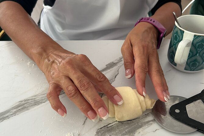 croissants-and-chocolate-breads-with-a-pastry-chef-in-paris