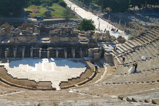 explore-history-with-ephesus-tour-and-relax-with-turkish-bath
