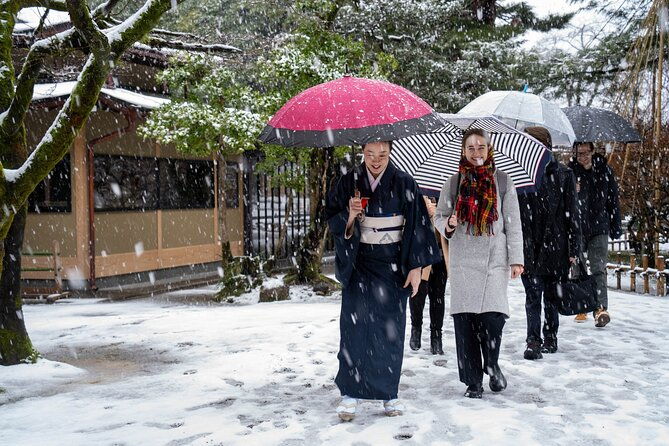 kenrokuen-tea-ceremony-experience-in-kanazawa