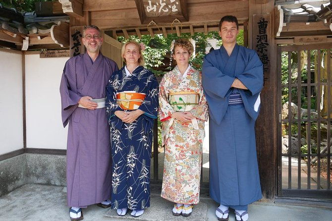 kimono-and-tea-ceremony-in-miyajima