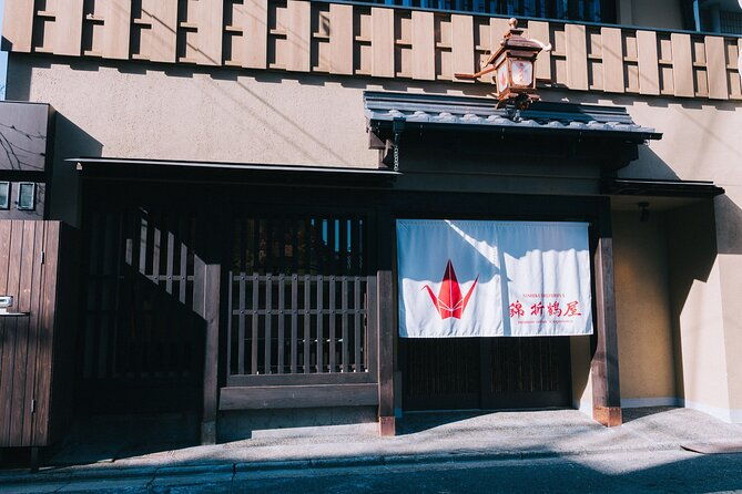kimono-tea-ceremony-experience-at-kyoto-oritsuruya-nishiki