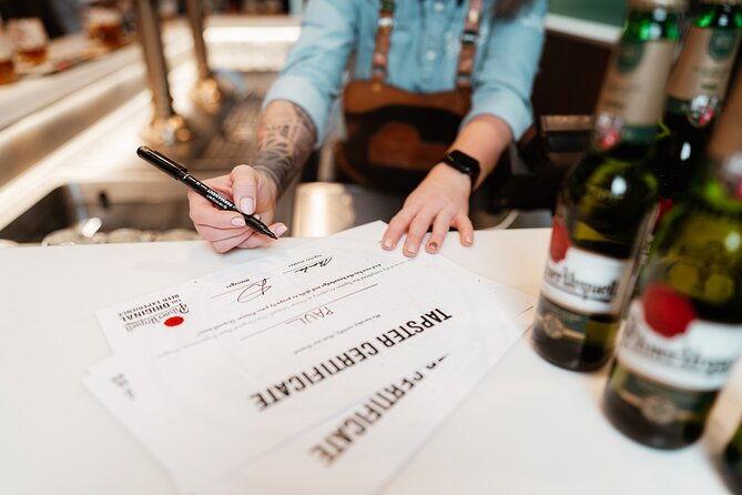 prague-beer-pouring-class-at-pilsner-urquell