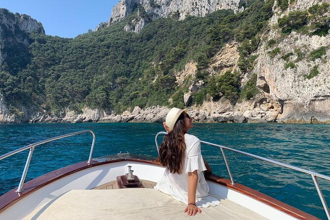 private-boat-tour-of-capri