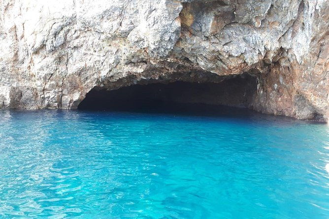 private-full-day-guided-boat-tour-at-the-amalfi-coast
